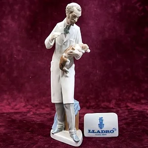 Редкая! Коллекционная Фарфоровая статуэтка «Ветеринар» Lladro, Испания - 1972 год.