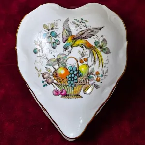 Фарфоровая Шкатулка - Бонбоньерка в форме сердца «Райская птица», Porcelain Limoges Castel Франция.