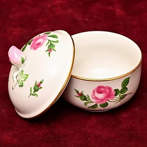Фарфоровая Сахарница - Бонбоньерка - Шкатулка «РОЗА МЕЙСЕНА», MEISSEN Германия, середина ХХ века.