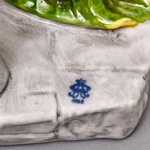 Коллекционная Фарфоровая статуэтка «Жареные каштаны», VOLKSTEDT Германия, середина ХХ века. 