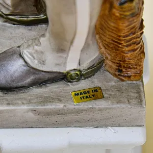 Коллекционная Фарфоровая статуэтка «Офицер» из серии «Армия Наполеона», Capodimonte Италия.