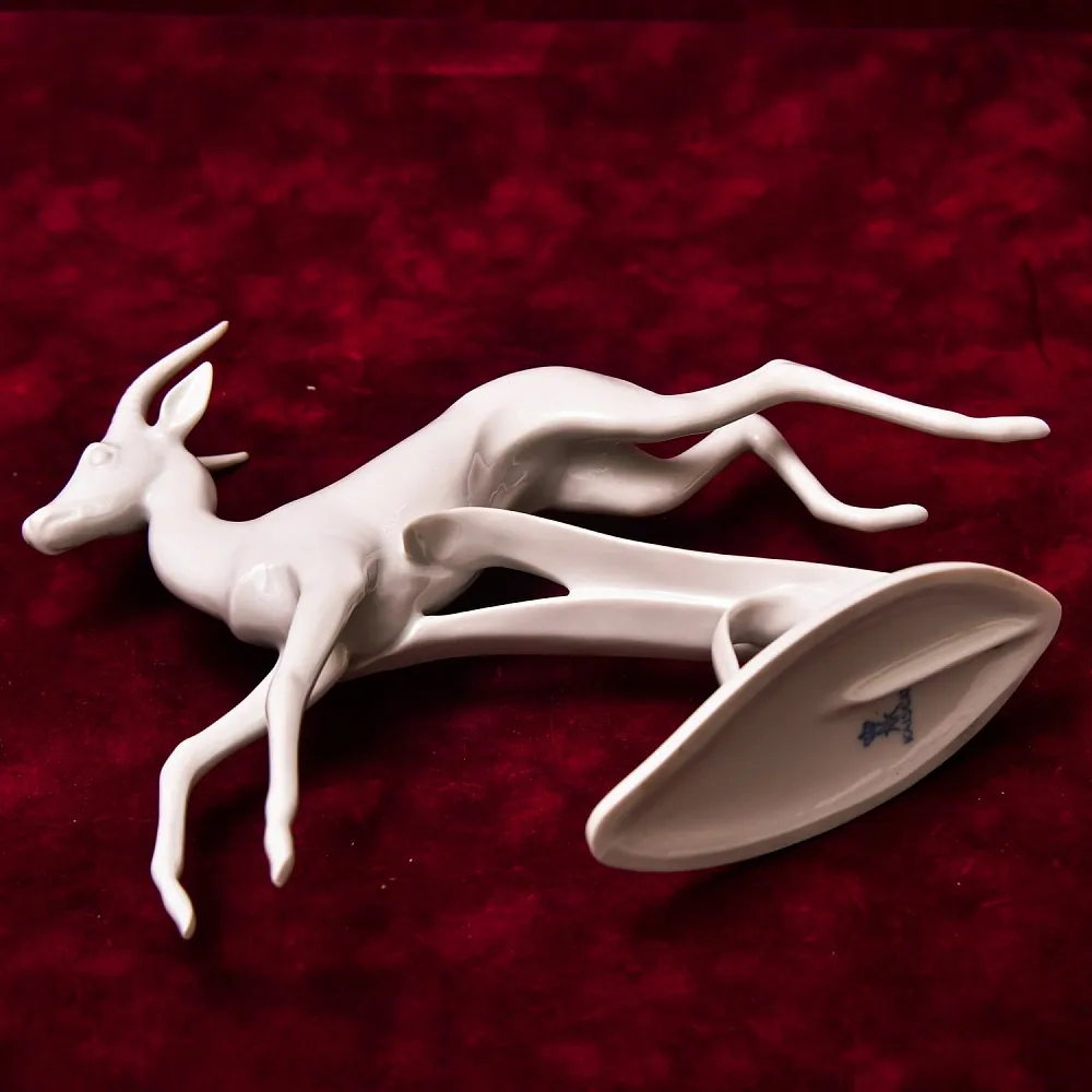 Редкая!!! Коллекционная Фарфоровая статуэтка «БЕГУЩАЯ ГАЗЕЛЬ», Kaiser Германия - 1970 год.