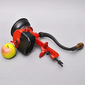 Большая Старинная Чугунная Зерно Мельница - Измельчитель, B.M.EISENWERK Германия 30 -е годы ХХ века.