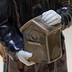 Большая Коллекционная статуэтка «Друзья птиц», Фаянс ЗиК Конаково, СССР - 1955 год.