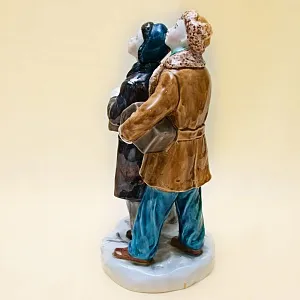 Большая Коллекционная статуэтка «Друзья птиц», Фаянс ЗиК Конаково, СССР - 1955 год.