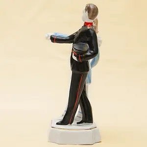 Статуэтка - Фарфоровая Композиция «Первый Вальс» СССР Дулево -1951 год.