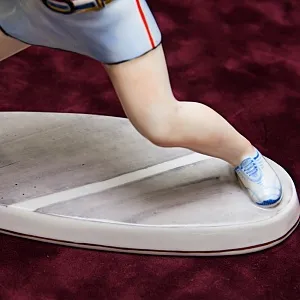 Авторская Фарфоровая статуэтка «ТЕННИСИСТКА», ДФЗ Дулево Россия.