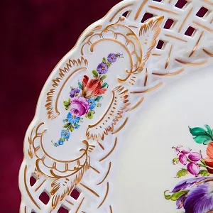 Коллекционная Тарелка - Блюдо «Садовый букет» Прорезной Фарфор, SP Dresden Германия.