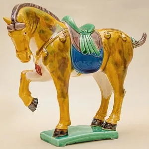 Коллекционная статуэтка «Лошадь. Конь Тан-Санкай», Обливная керамика, Китай, вторая половина ХХ века. 