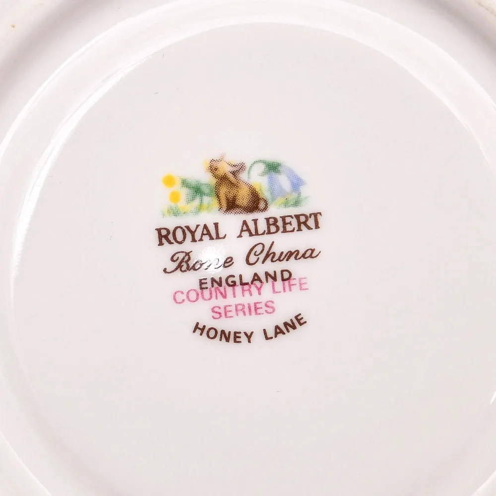 Коллекционная Фарфоровая Кофейная пара «Букет с колокольчиками», ROYAL ALBERT Англия.