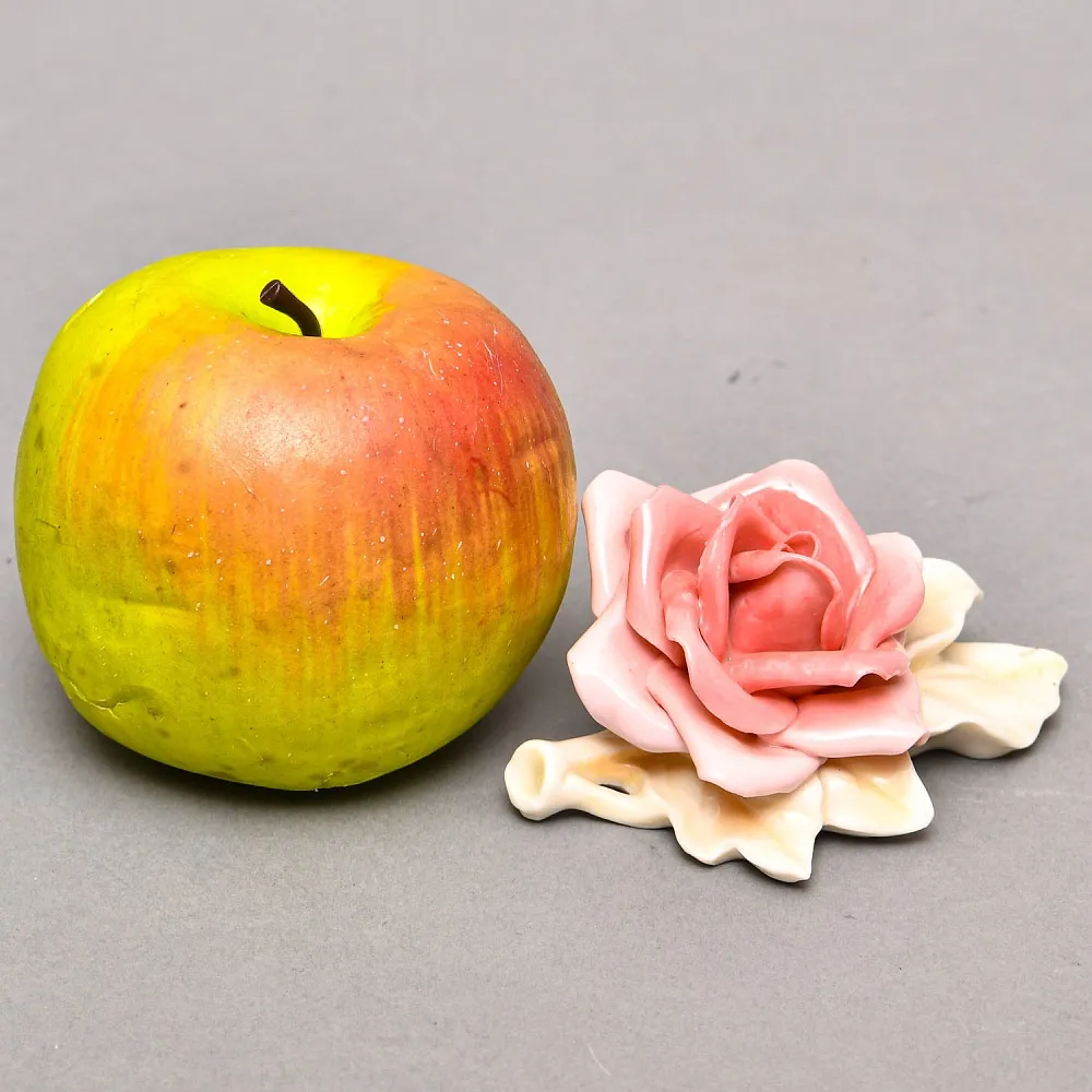 Коллекционная Фарфоровая статуэтка «Цветок розы», Karl Ens Германия, первая половина ХХ века. 