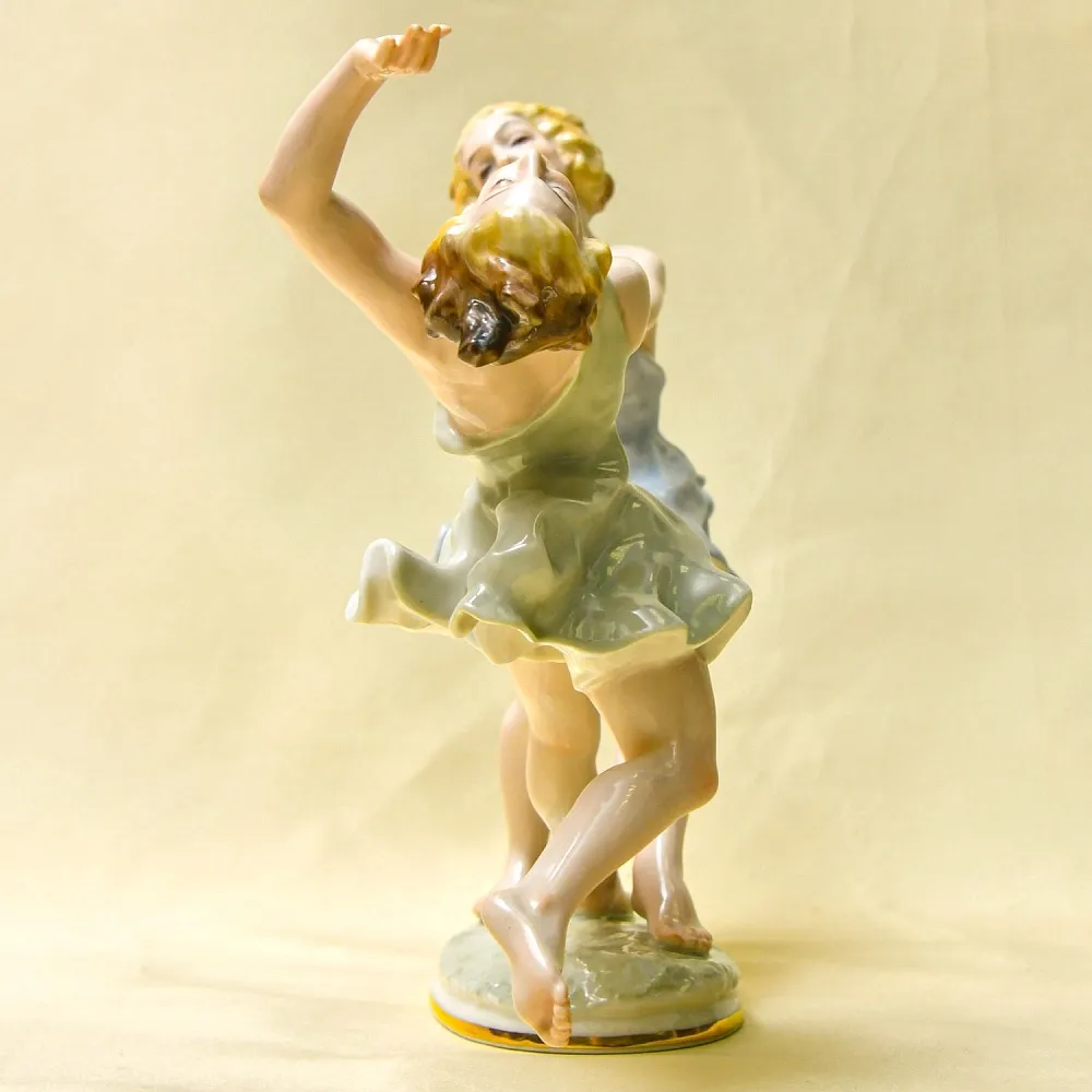 Авторская Коллекционная Статуэтка «ПОДРУГИ. ТАНЕЦ», фарфор Hutschenreuther, Германия 1955-1968 годы. 