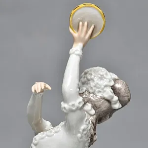 Антикварная Фарфоровая статуэтка «Девушка с бубном», Rosenthal Германия, 1912 - 1914 годы. 