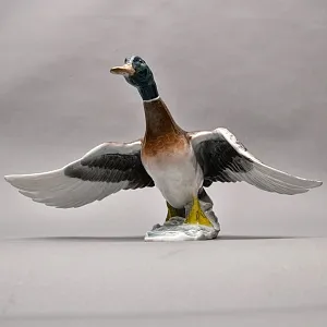 Птица - Фарфоровая Статуэтка «ВЗЛЕТАЮЩИЙ СЕЛЕЗЕНЬ», ROSENTHAL Германия, середина ХХ века.