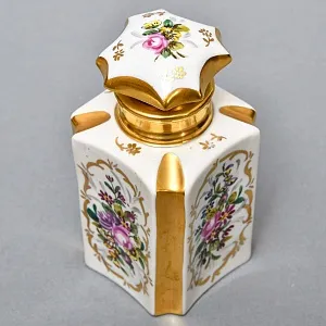 Антикварный Парфюмерный набор - три Флакона и Шкатулка, Limoges Франция, конец XIX - начало ХХ века. 