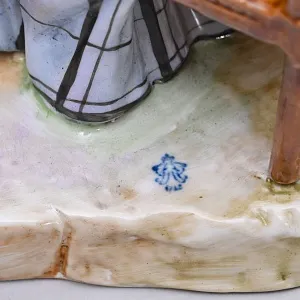 Коллекционная Фарфоровая статуэтка «Папа пришел с работы», VOLKSTEDT Германия, середина ХХ века.