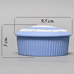 Шкатулка - Бонбоньерка «Античная колесница», фарфор ВЕДЖВУД / WEDGWOOD, Англия, вторая половина ХХ века.