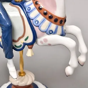 Коллекционная Фарфоровая статуэтка «Мальчик в матроске на карусельной лошадке», Lladro Испания. 