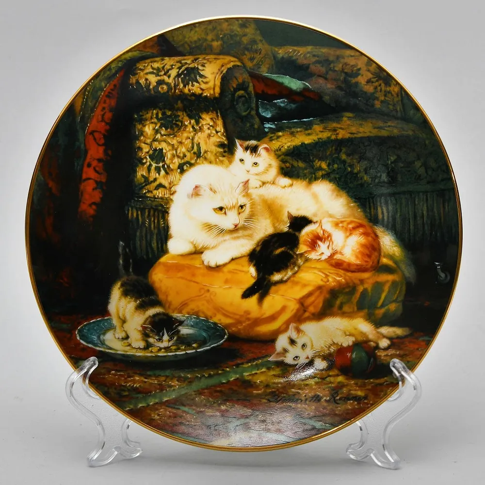 Коллекционная Фарфоровая тарелка «Кошка и котята - Дневные забавы», W.J.GEORGE США - 1991 год.