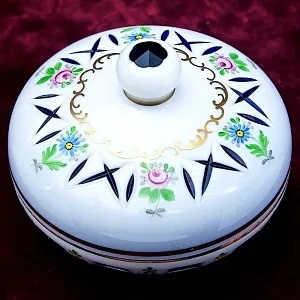 Стеклянная Шкатулка «Цветочная Нежность»  LAUSITZER GLASWERKE Германия - 50-70е гг.