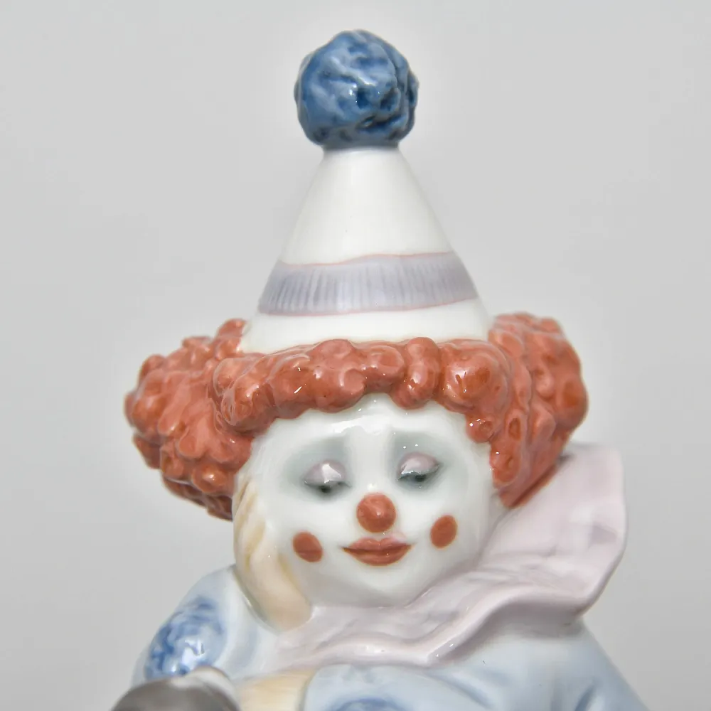 Фарфоровая статуэтка «Маленький клоун с мячом и собачкой» Lladro, Испания - 1985 год.