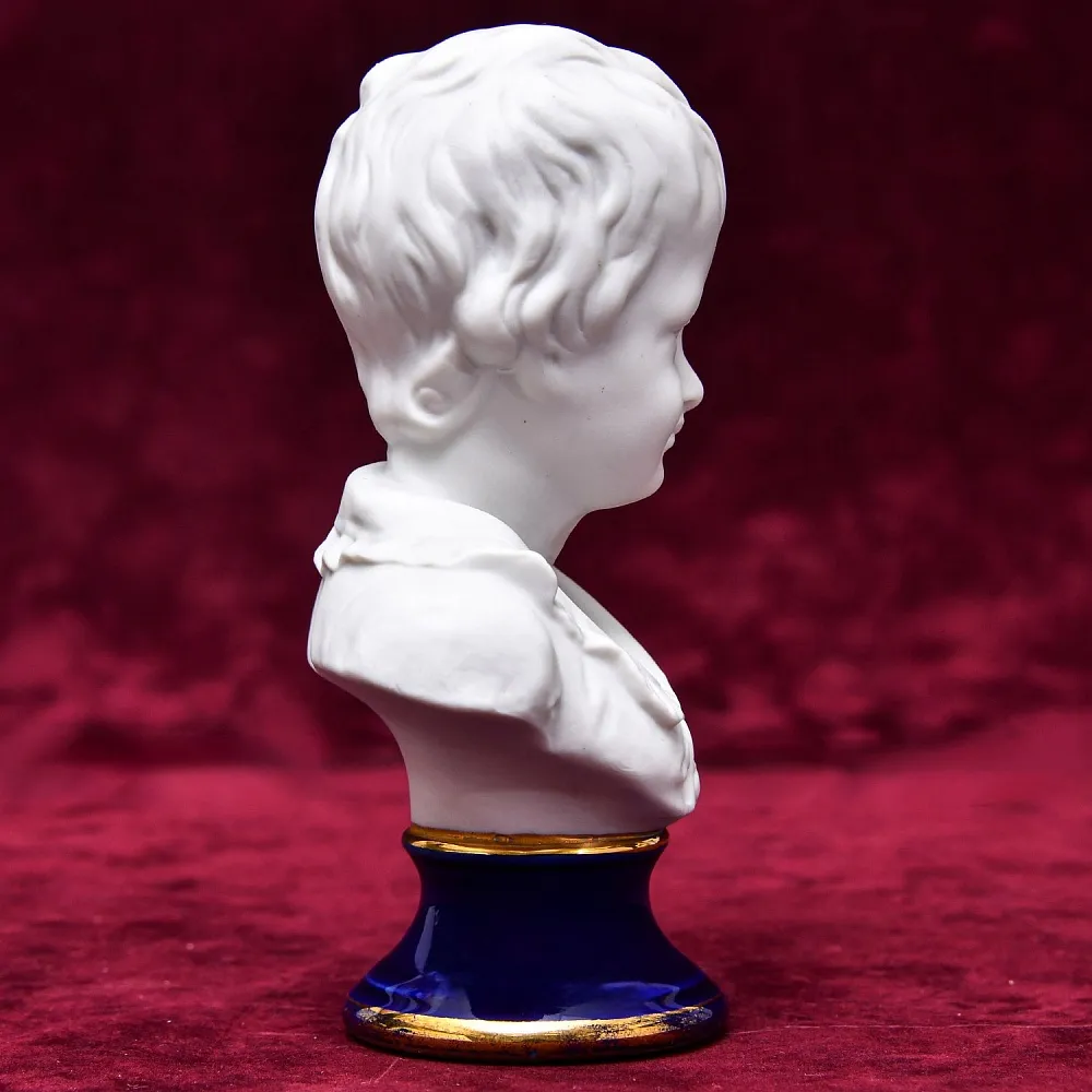 Фарфоровый Бюст - Статуэтка «МАЛЬЧИК. Александр Броньяр», Tharaud Limoges Франция.
