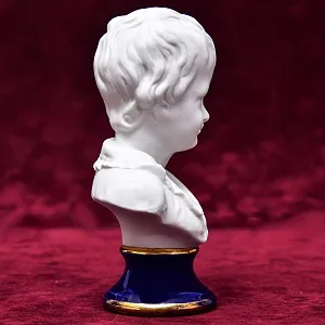 Фарфоровый Бюст - Статуэтка «МАЛЬЧИК. Александр Броньяр», Tharaud Limoges Франция.
