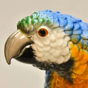 Коллекционная Фарфоровая статуэтка «ПТИЦА - ПОПУГАЙ», Goebel Германия, 1964 - 1972 годы.