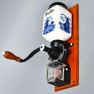 Редкая! Антикварная Настенная Ручная Механическая Кофемолка - Мельница, Alexanderwerk Германия.