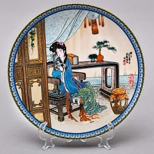 Коллекционная Номерная Тарелка «Китайская девушка с кошкой» Фарфор, Китай -1988 год. 