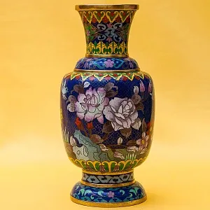 Редкость! Ваза «Королевские ПИОНЫ» в технике « Клуазоне» Н -26см.  Китай 50 -е годы ХХ века