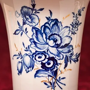Коллекционная Ваза «Голубые Цветы», Фарфор MEISSEN Германия - 1980 год.
