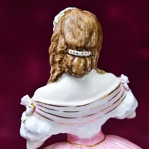 Коллекционная Фарфоровая Статуэтка «Red Red Rose», Royal Doulton Англия - 1997 год.