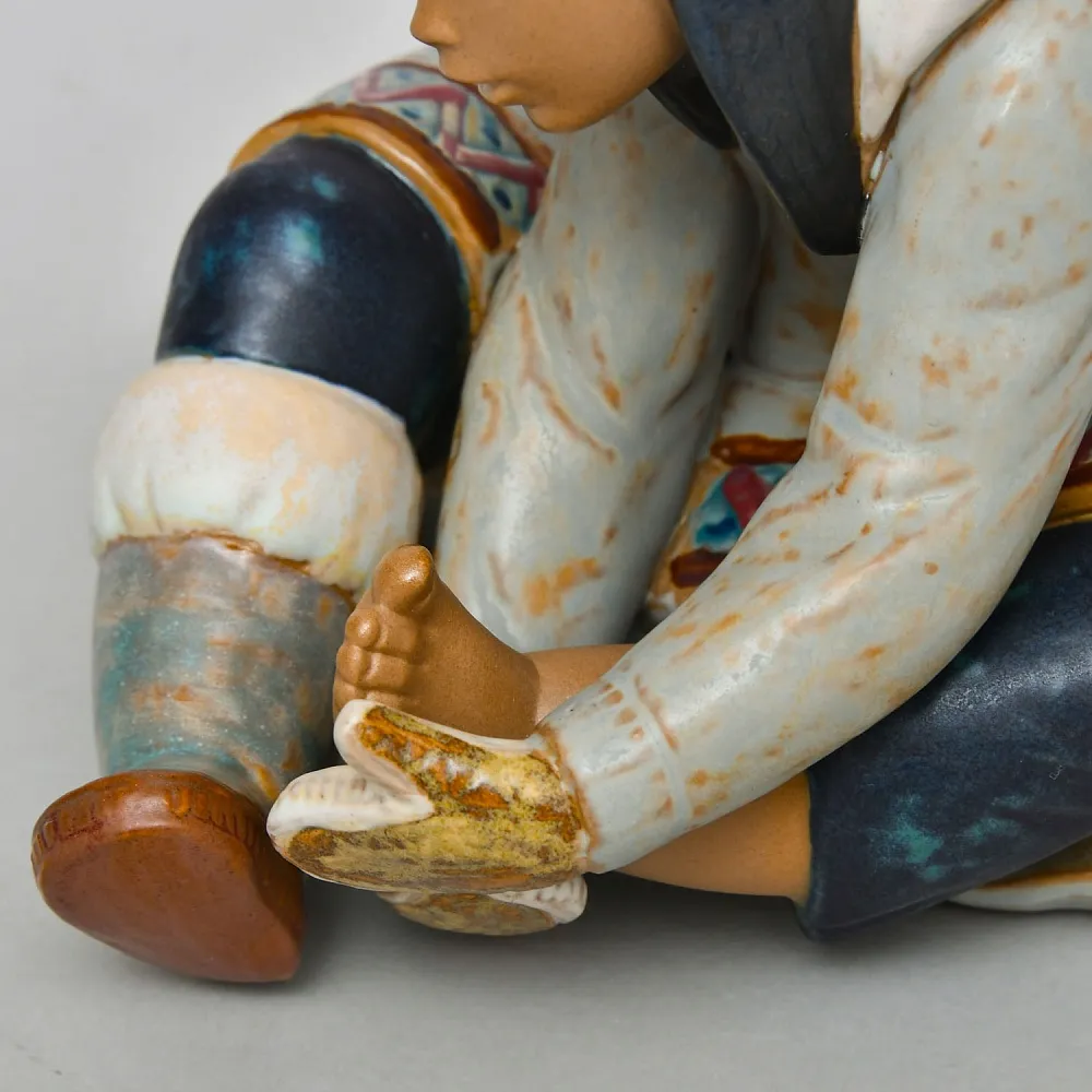 Фарфоровая Статуэтка  «Эскимос девочка - замерзла», Грес Lladro, Испания - 1985 год.