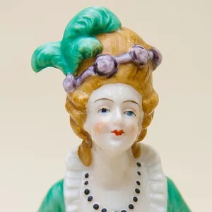 Редкость!!! Фарфоровая Шкатулка - Статуэтка «Дама в зеленом платье». SITZENDORF Германия