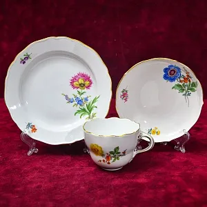Чайная Винтажная пара + Тарелка (Тройка) серии BLUME Фарфор MEISSEN / МЕЙСЕН Германия.