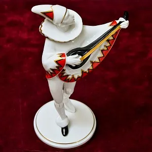 Редкая! Коллекционная Фарфоровая Статуэтка «Пьеро - Менестрель», GOEBEL Германия - 1986 год.