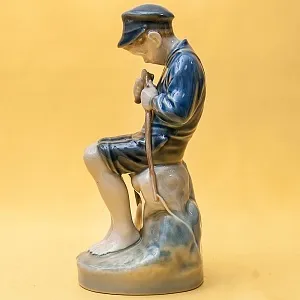 Фарфоровая Статуэтка «Мальчик - Пастух» ROYAL COPENHAGEN,  Дания, 50 -е годы ХХ века.