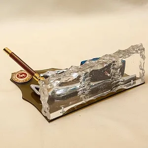 Настольный Сувенир - Памятный Подарок -  «Волга ГАЗ -24» Металл, Оргстекло - СССР -1981 год.