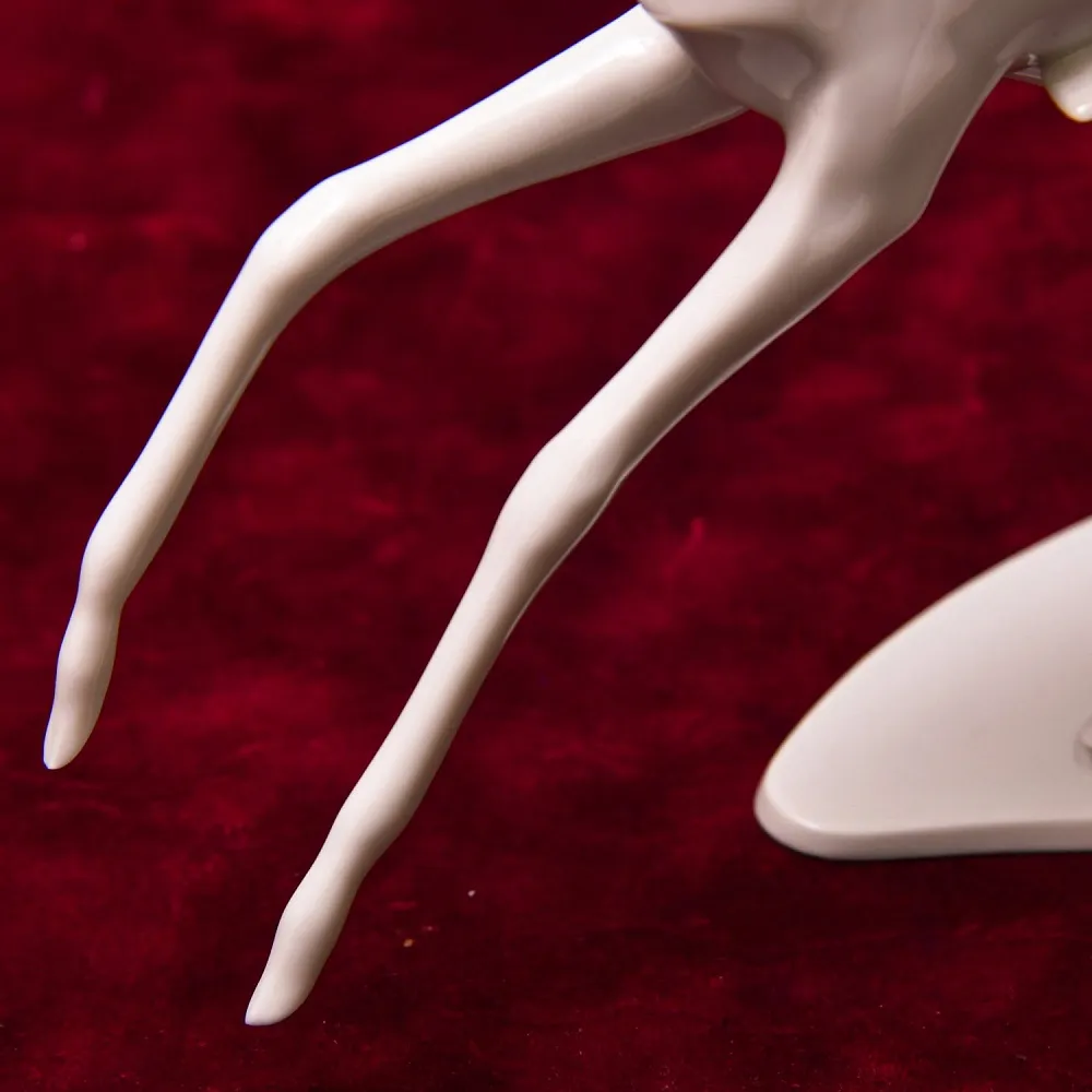 Редкая!!! Коллекционная Фарфоровая статуэтка «БЕГУЩАЯ ГАЗЕЛЬ», Kaiser Германия - 1970 год.