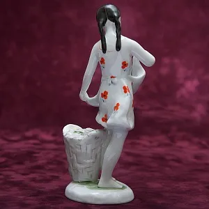 РЕДКОСТЬ!! Фарфоровая Статуэтка «Девочка с кукурузой», ЛФЗ СССР - 1960 год.