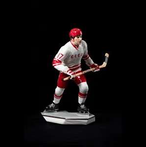 Коллекционная Авторская Статуэтка «Хоккеист СССР – Валерий Харламов №17», фарфор, Россия.