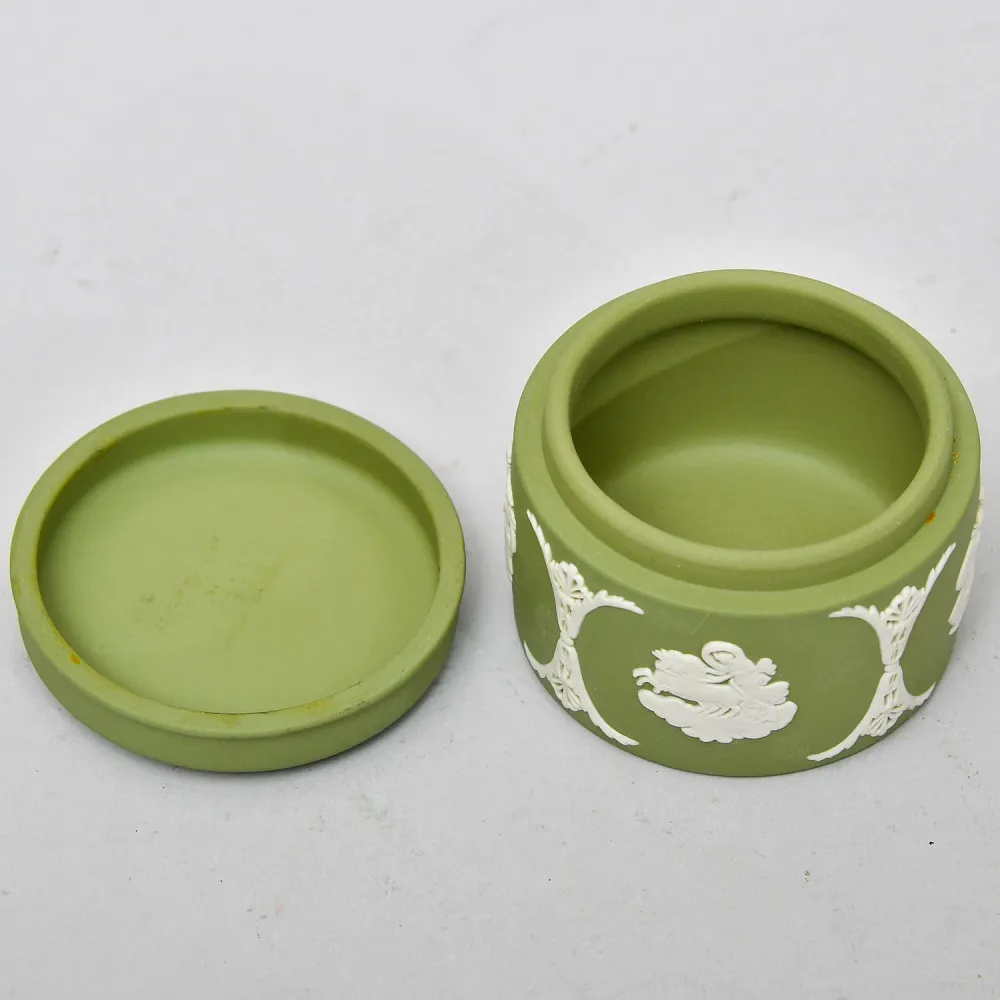 Коллекционная Шкатулка - Бонбоньерка «Античная Колесница», Яшмовый Фарфор WEDGWOOD, Англия.