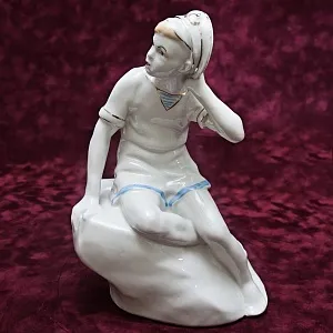 Фарфоровая Статуэтка «Петя Бачей», Городницкий Фарфоровый завод - СССР - 1957 год.