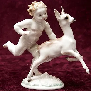 Редкая Фарфоровая Статуэтка «Путти с Олененком», Hutschenreuther,  Германия -1948 год.