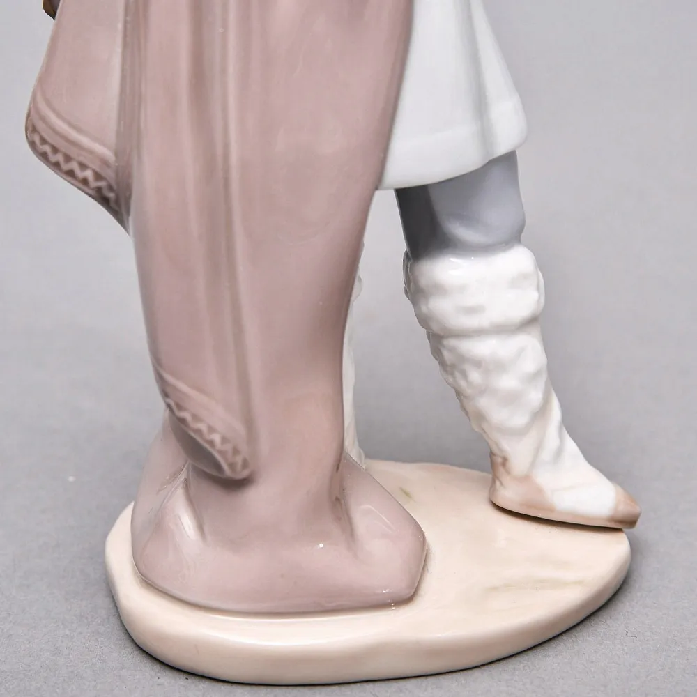 Коллекционная Фарфоровая статуэтка «Мальчик с барабаном», Lladro (Лядро), Испания.