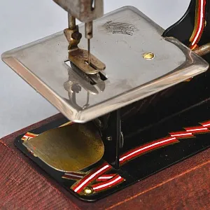 Старинная Миниатюрная Швейная Машинка «DIANA», Schürhoff & Co, Gevelsberg Германия 30 гг.