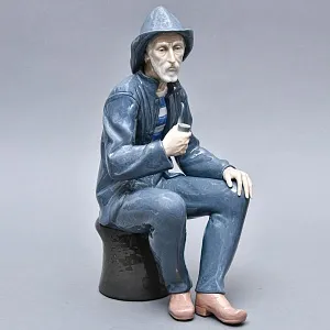 Большая Фарфоровая статуэтка «Старый моряк с трубкой», NAO by Lladro Испания, 1970 год.