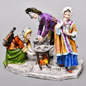 Коллекционная Фарфоровая статуэтка «Жареные каштаны», VOLKSTEDT Германия, середина ХХ века. 