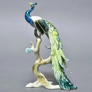 Коллекционная Фарфоровая статуэтка «Птица. Павлин на ветке», Kaiser Германия, середина ХХ века. 